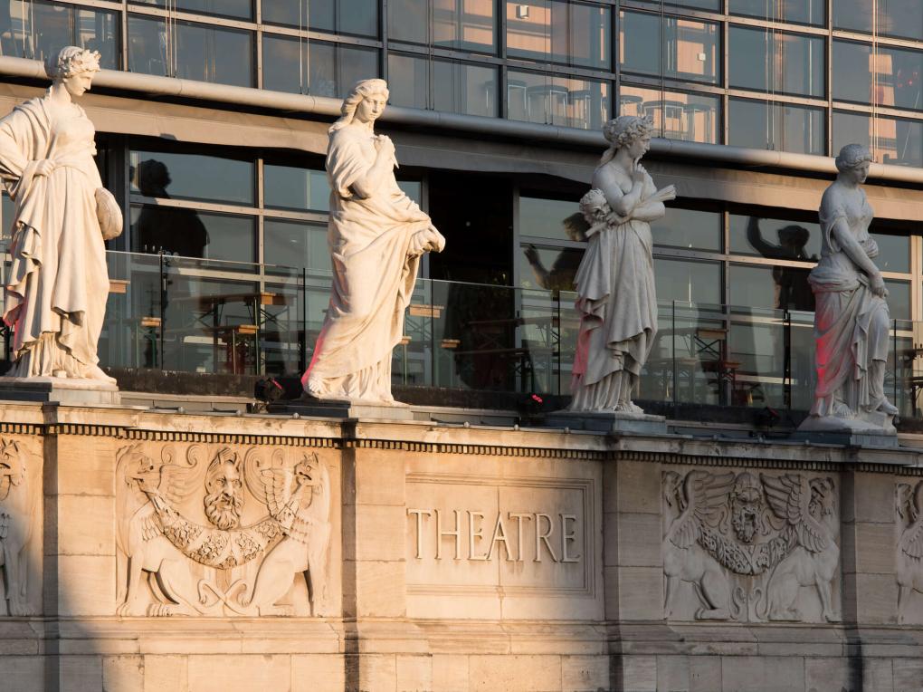 Statuen auf einer Fassade