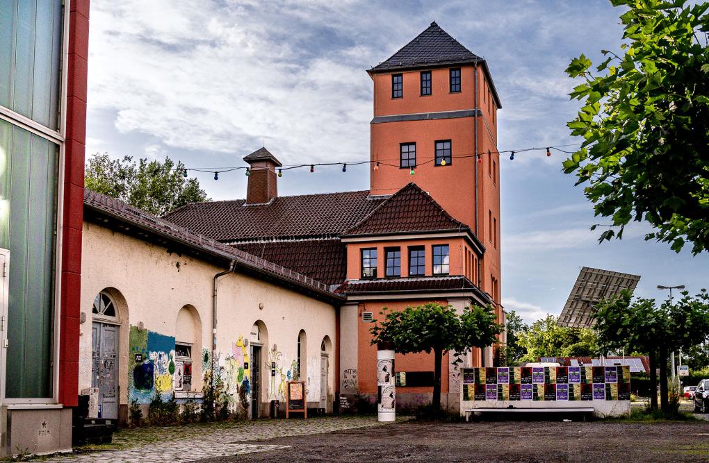 Außenansicht des Cafe Trauma in Marburg