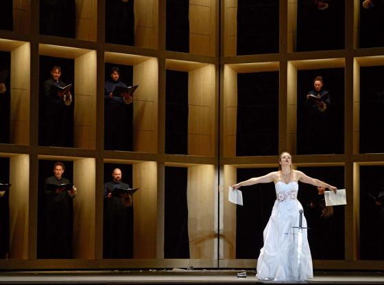 Szene aus "Le vin herbé" von Frank Martin an der Oper Frankfurt.